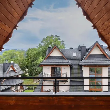 Salwatorianska Mountain View By Renters Apartment